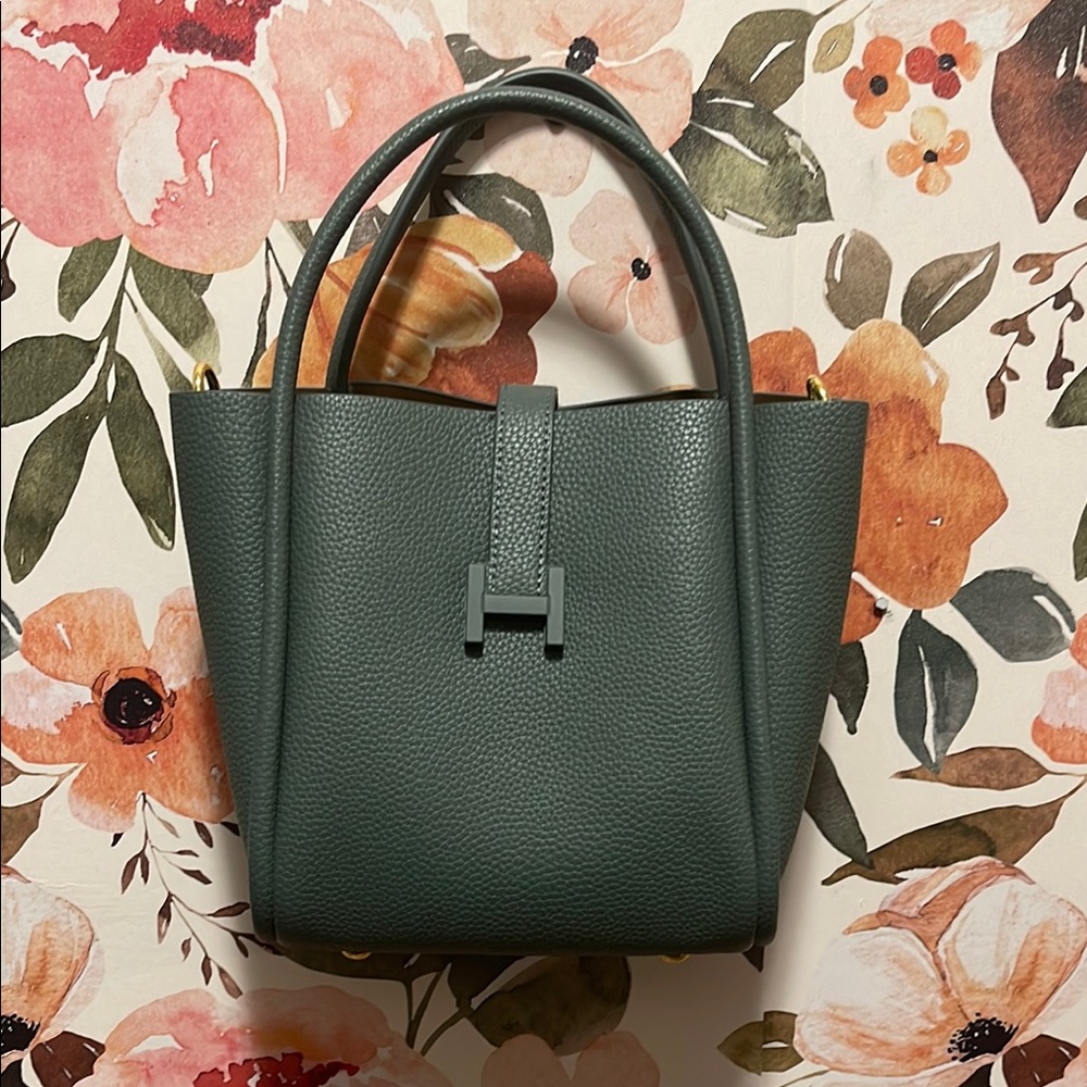 Neutral Structured Leather Tote With Adjustable S… - image 1